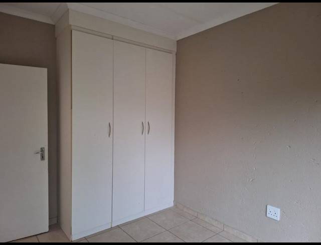 2 BEDROOM PROPERTY TO RENT IN HELIKONPARK